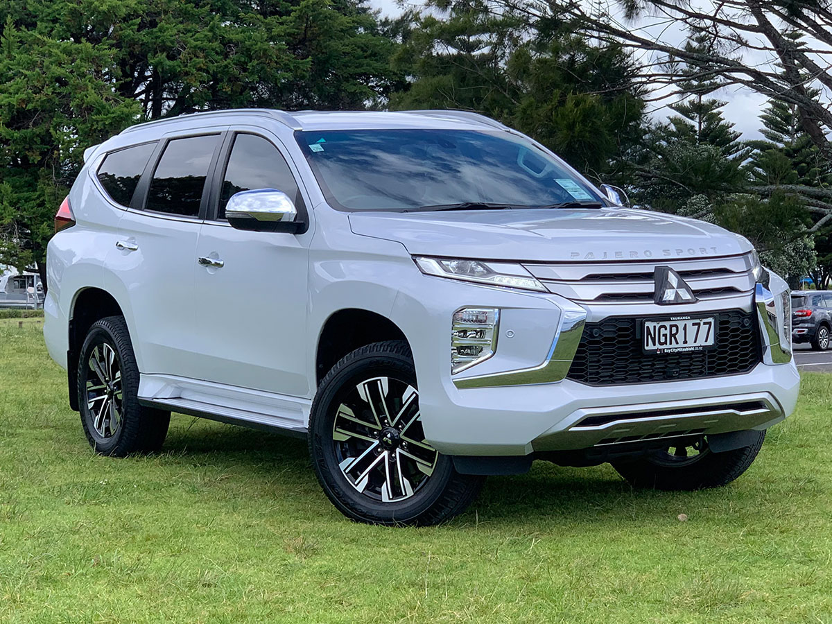 2021-Mitsubishi-Pajero-Sport-VRX-NGR177-1